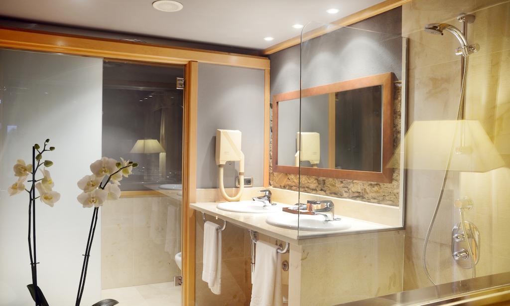 Es Portal Restaurant I Hotel Boutique - Adults Only ปัลส์ ภายนอก รูปภาพ